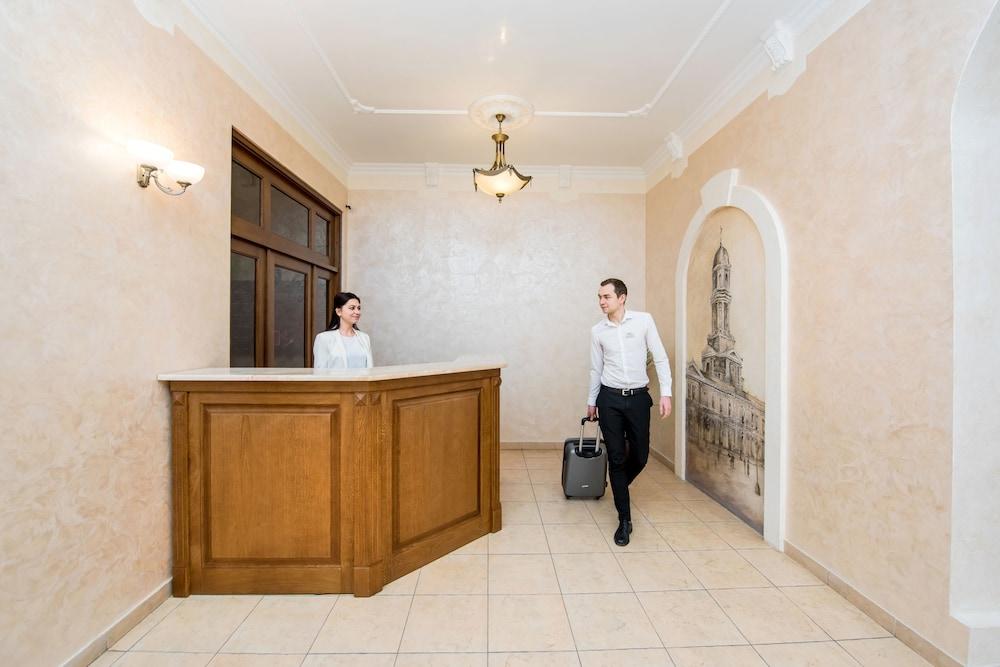 Hotel Stanislaviv - Reception