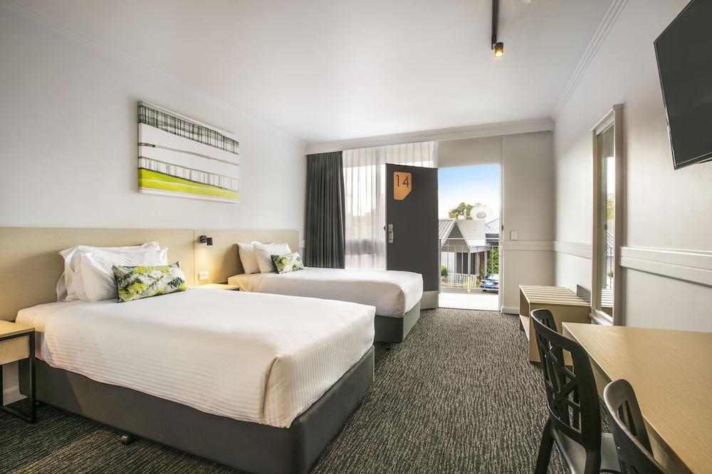 Nightcap at Matthew Flinders Hotel - Room