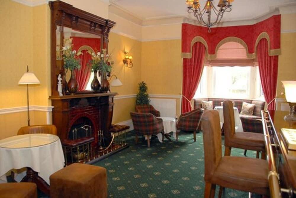 Woodlands Hotel - Lobby Lounge