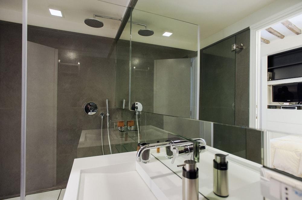 Oro - WR Apartments near Castel Sant'Angelo - Bathroom