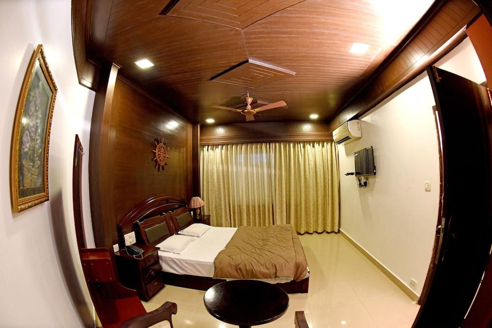 Sharada International Hotel - Room