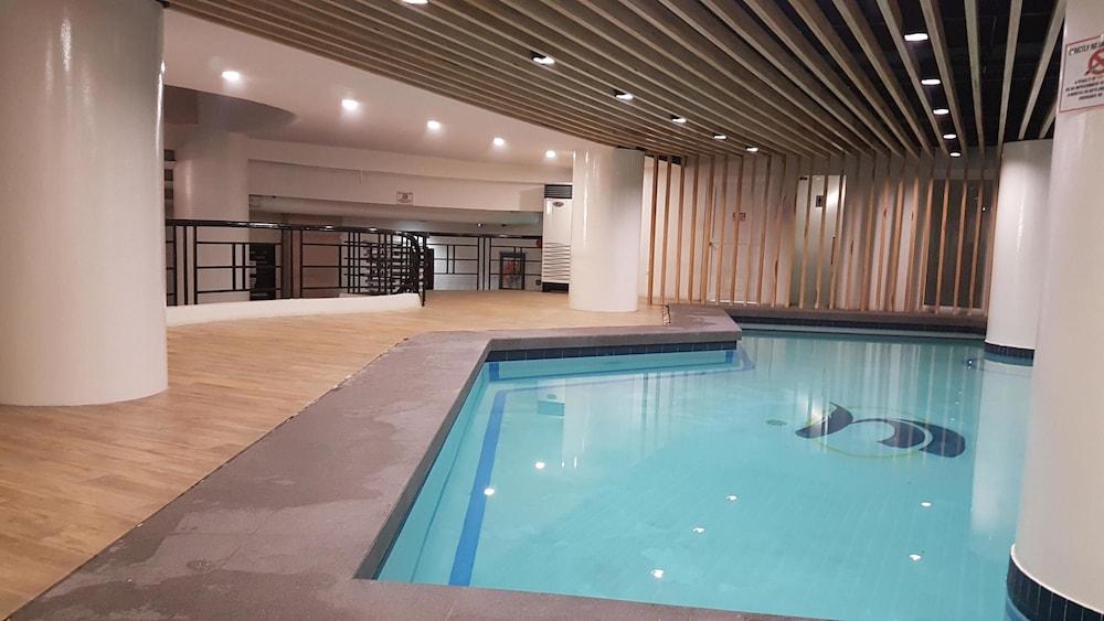 Sarrosa International Hotel and Residential Suites - Indoor Pool