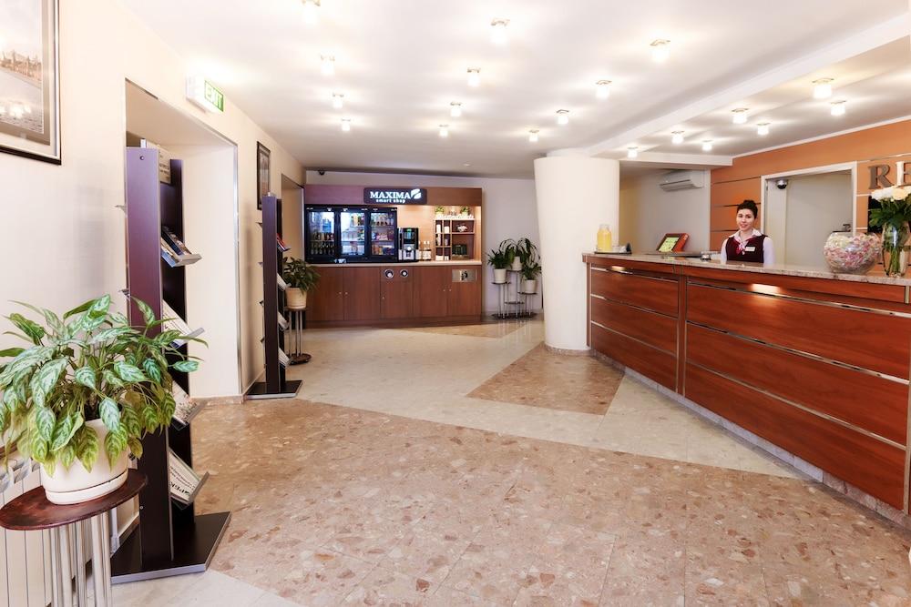 Maxima Slavia Hotel - Featured Image