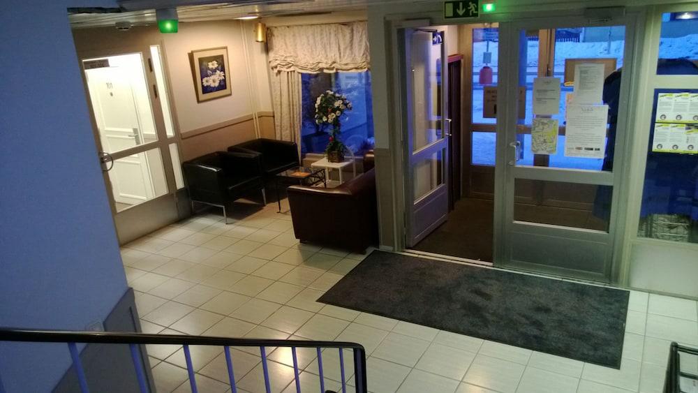 Santa's Hotel Rudolf - Lobby Lounge