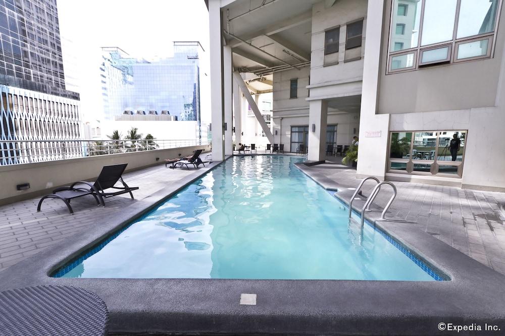 Mandarin Plaza Hotel - Indoor/Outdoor Pool