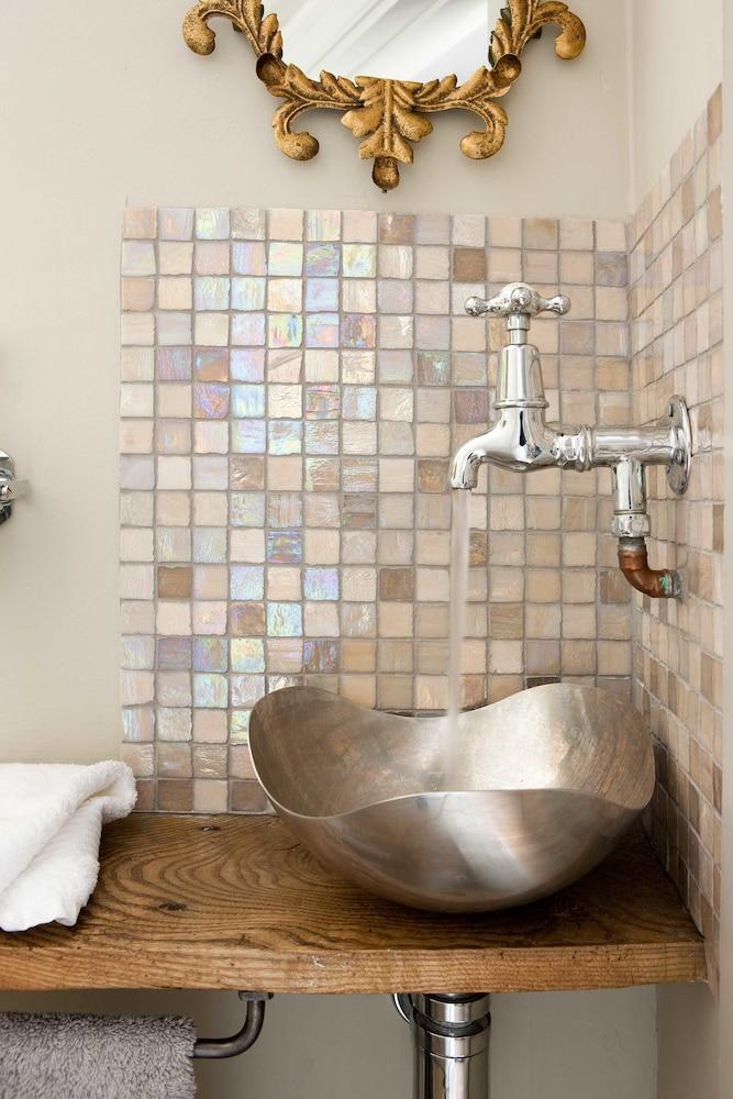 مور لاند فيو كوتيدج - Bathroom Sink
