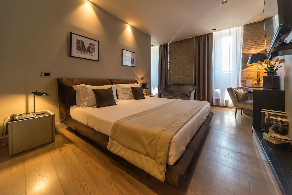 Campo Marzio Luxury Suites - Room