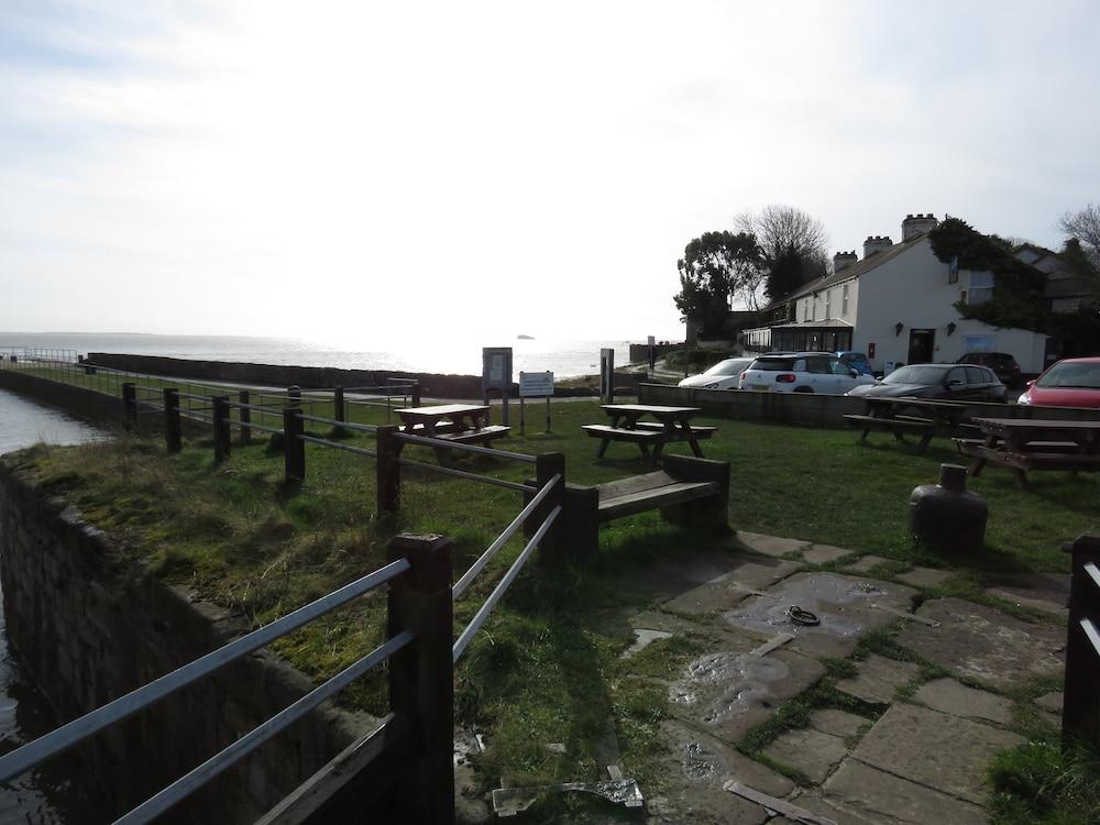 The Bay Horse Hotel and Restaurant - Property Grounds
