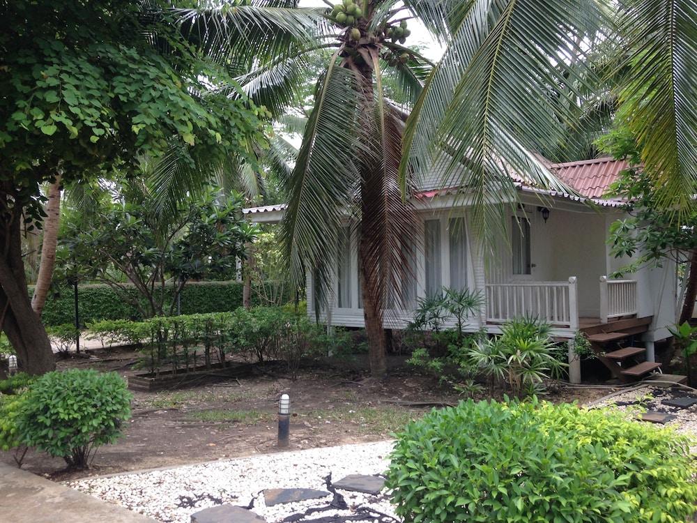 Young Coconut Garden Home Resort - Exterior