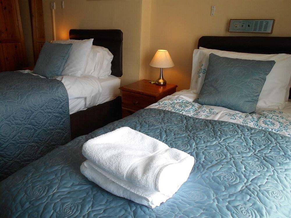 Cranborne Guest Accommodation - Room