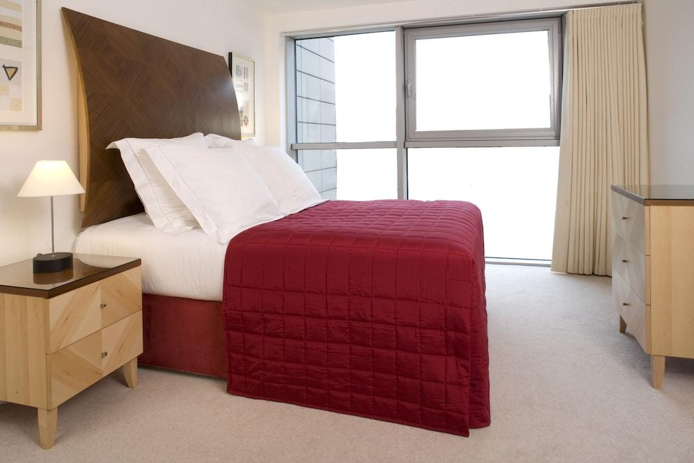 Marlin Apartments Stratford - Room