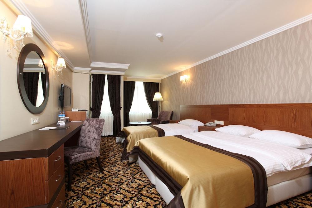 Arya Hotel Business Deluxe - Featured Image