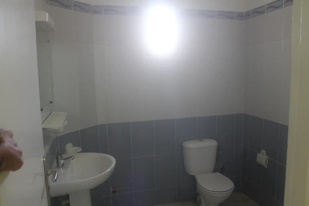 Complexe El Nahda 2 - Bathroom