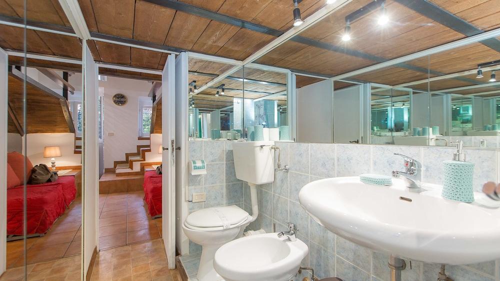 Rental In Rome Corso Suite Terrace - Bathroom