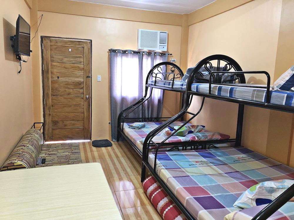 FM Transient House Room For Rent Tagaytay - Room