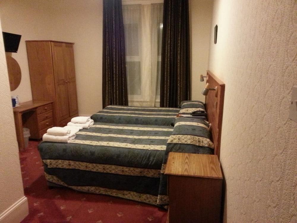 Channel View Hotel - Room