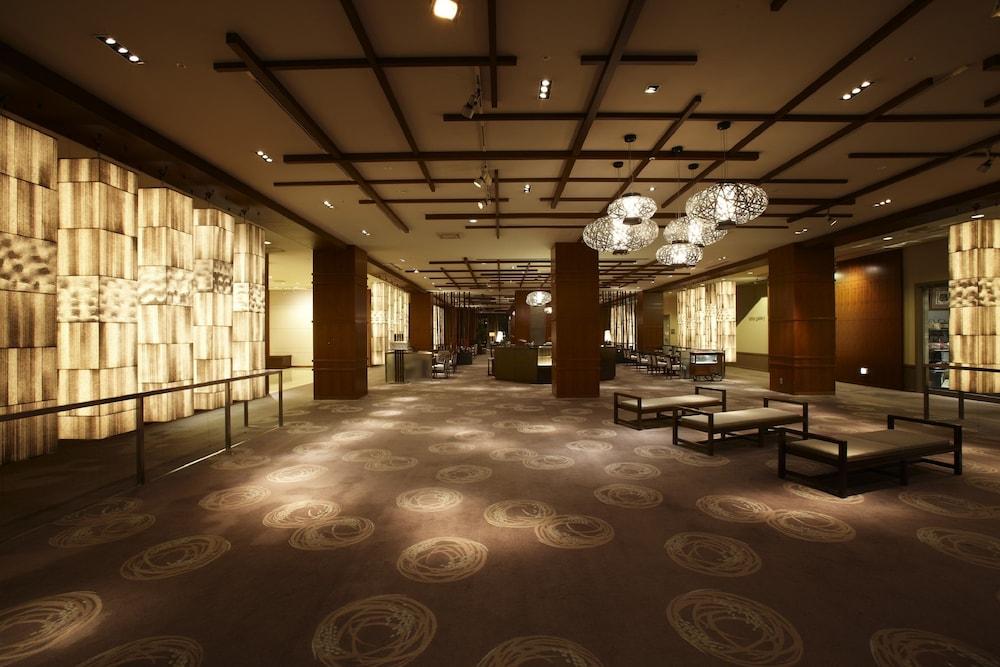Keio Plaza Hotel Tokyo - Lobby