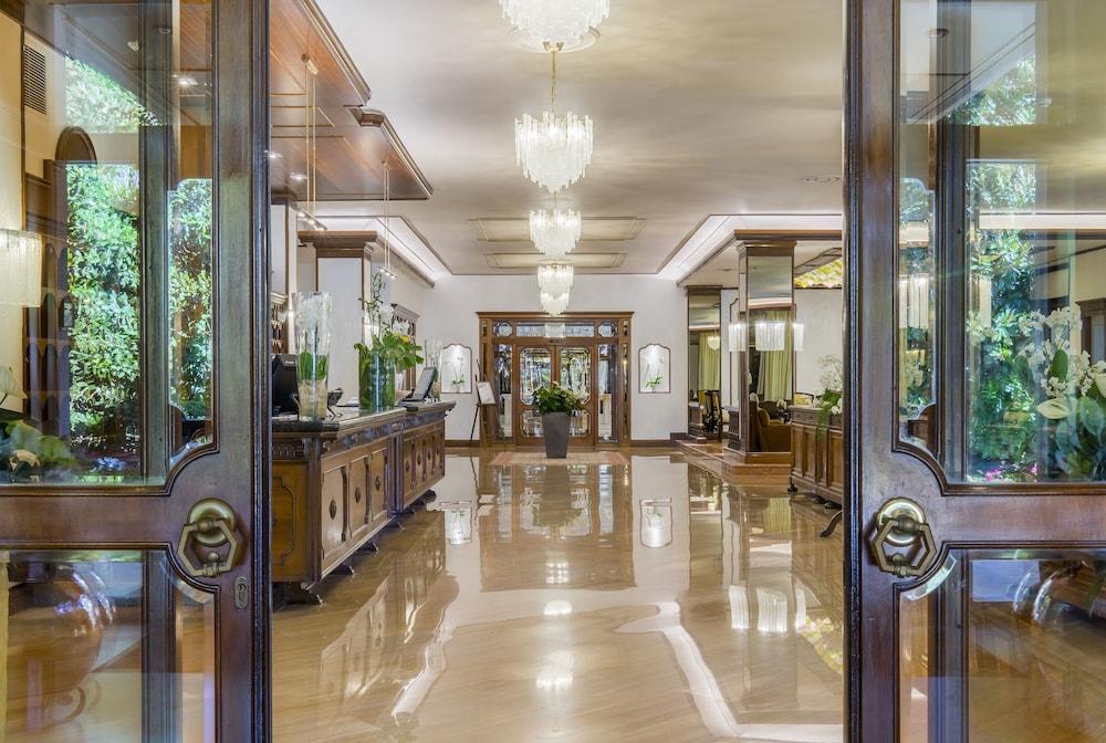 President Terme Hotel - Interior Entrance