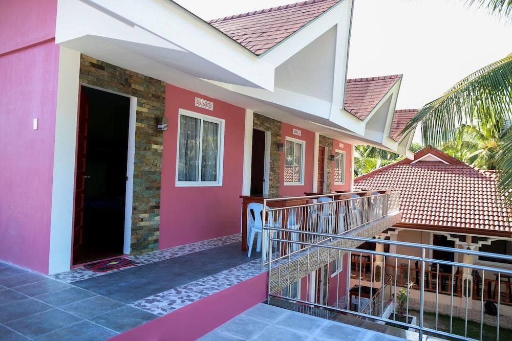 Luzmin BH - Pink House - Exterior