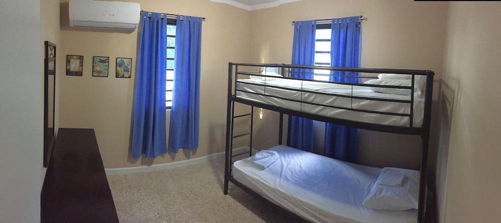 Arecibo Inn - Room
