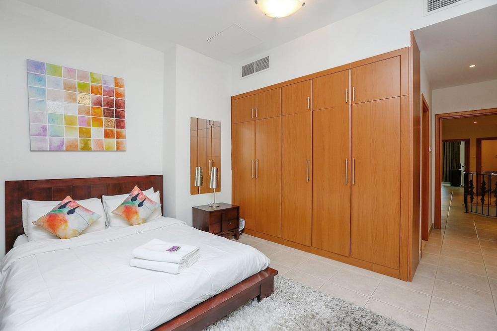 Kennedy Towers - Emerald Residence - Room