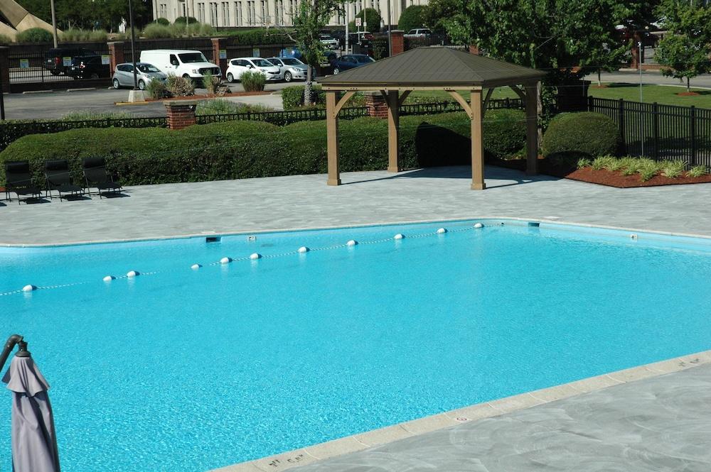 Wyndham Garden Norfolk Downtown - Outdoor Pool