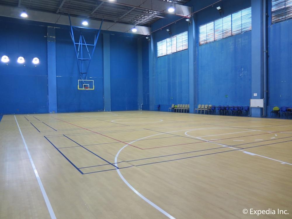 ساميت ريدج تاجايتاي - Basketball Court