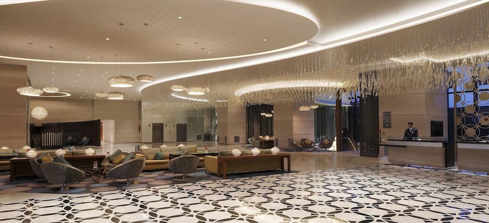 Pullman New Delhi Aerocity Hotel - Lobby