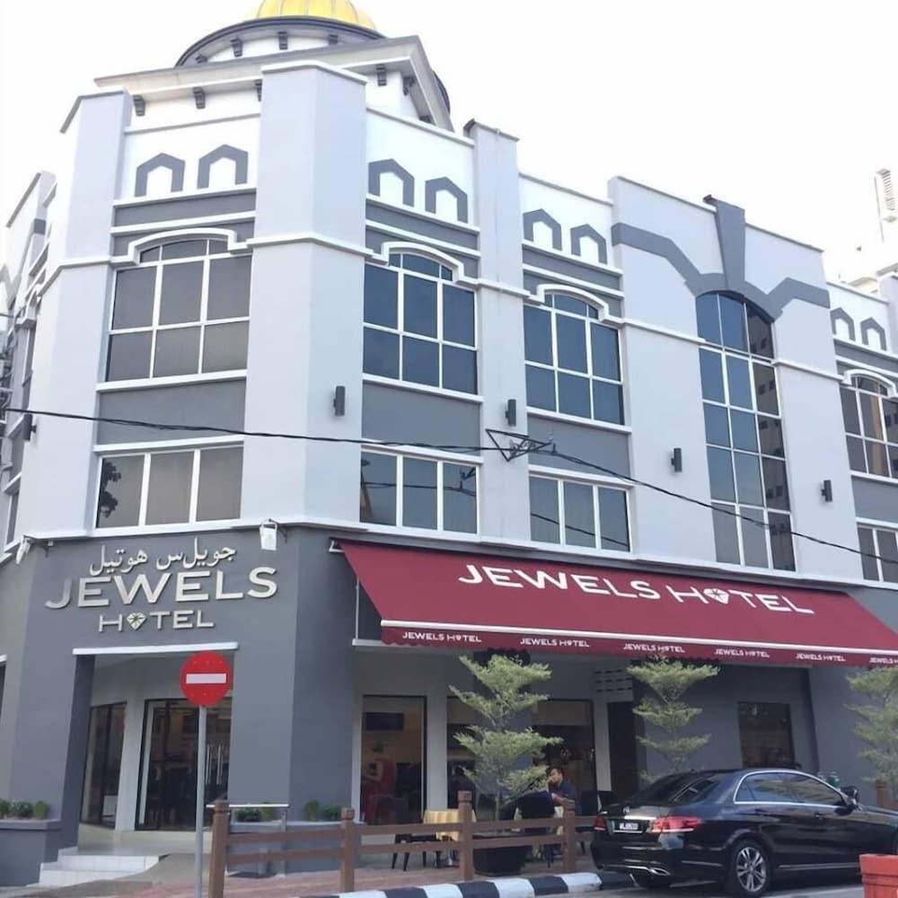Jewels Hotel - Featured Image