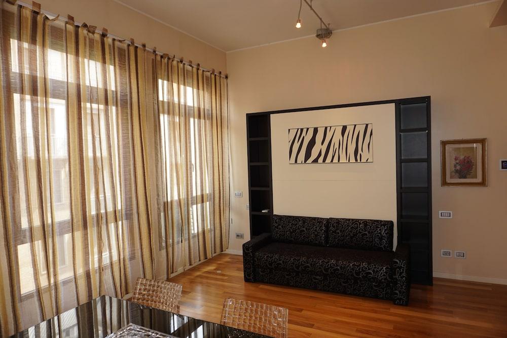 Gold Boutique Apartments - Living Room