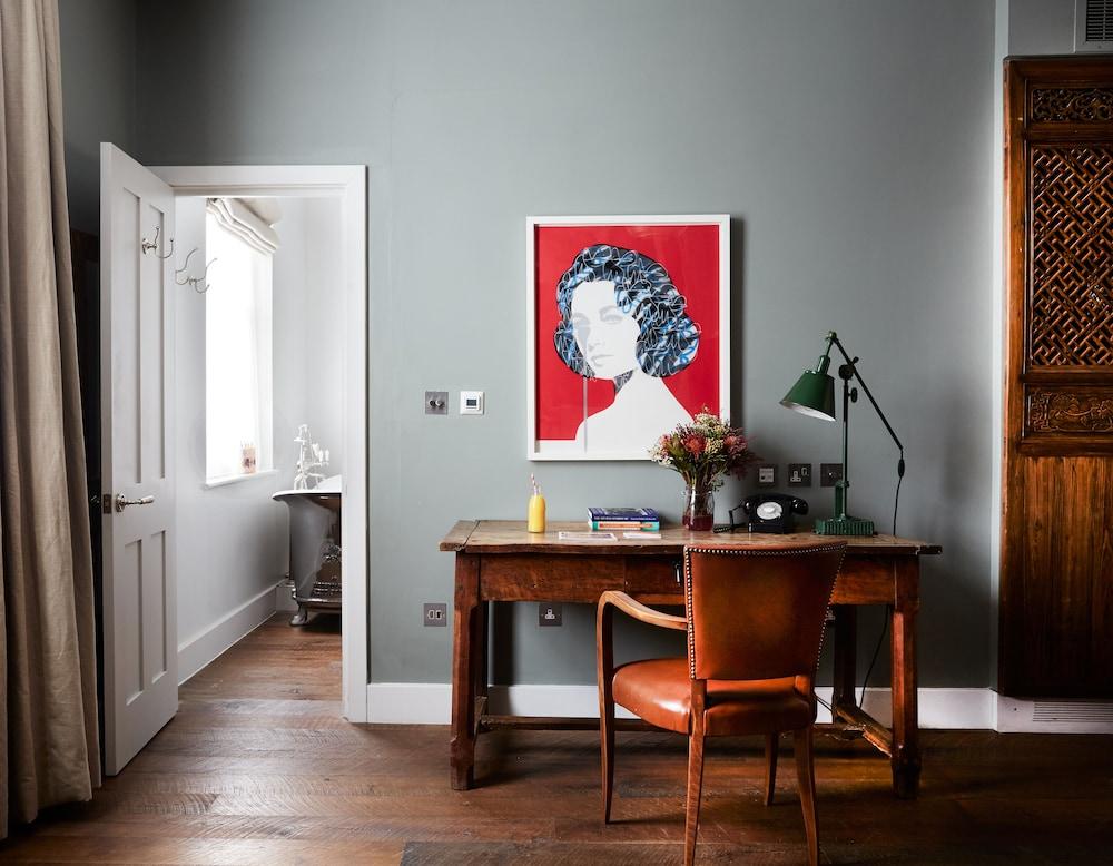 Artist Residence London - Room