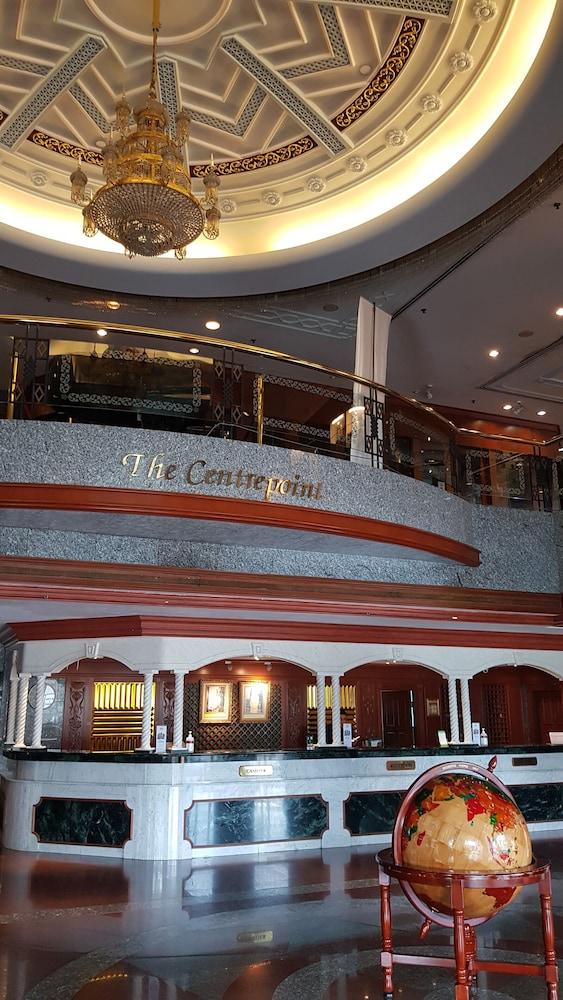 The Centrepoint Hotel - Lobby