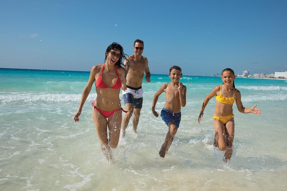 Krystal Grand Cancun All Inclusive - Beach