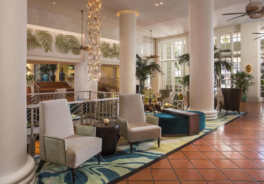 The Palms Hotel & Spa - Lobby Sitting Area