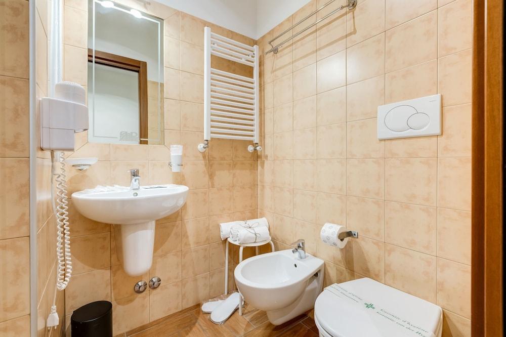 Residenza Roma - Bathroom
