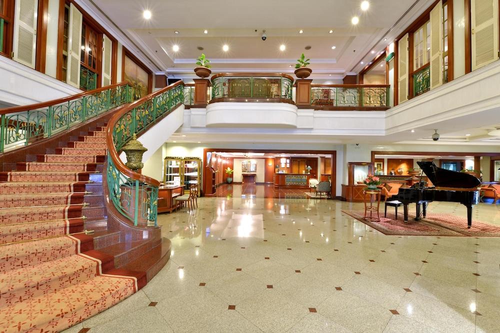 Evergreen Laurel Hotel Bangkok - Interior Entrance