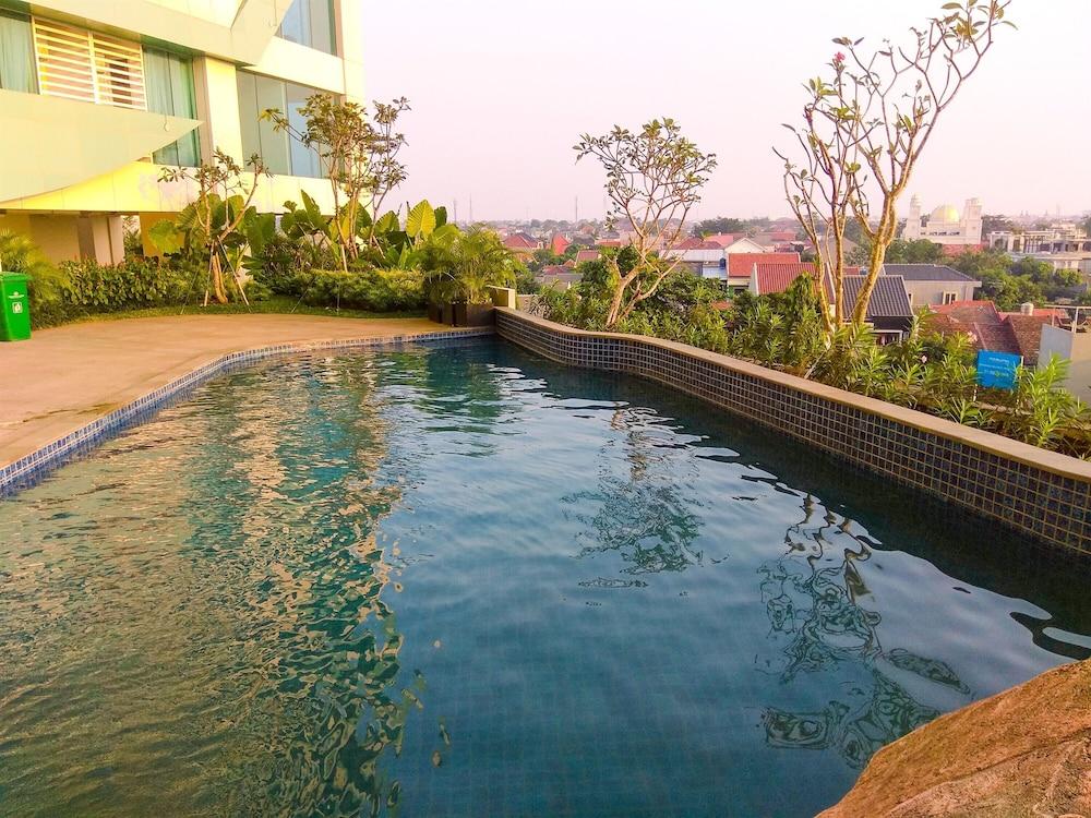 Cozy 1BR Apartment Grand Kamala Lagoon - Pool