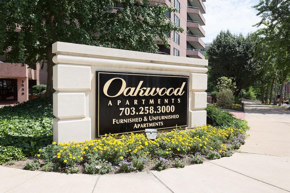 Oakwood Arlington - Property Grounds