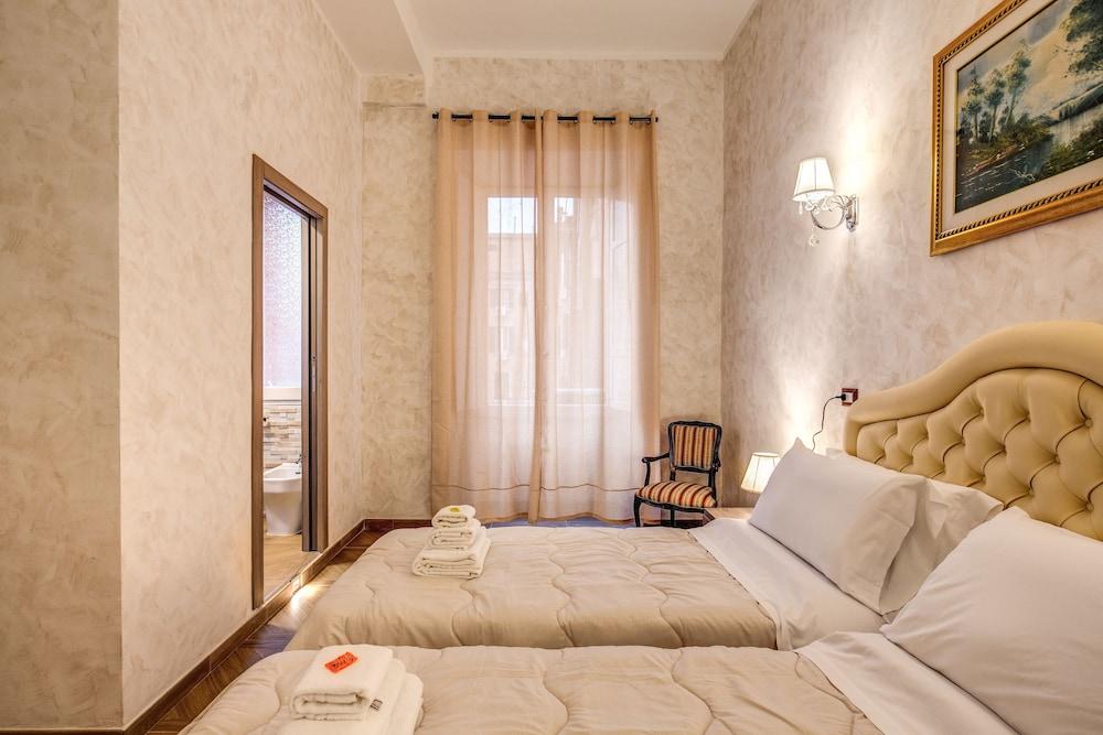 Amici Guesthouse - Room