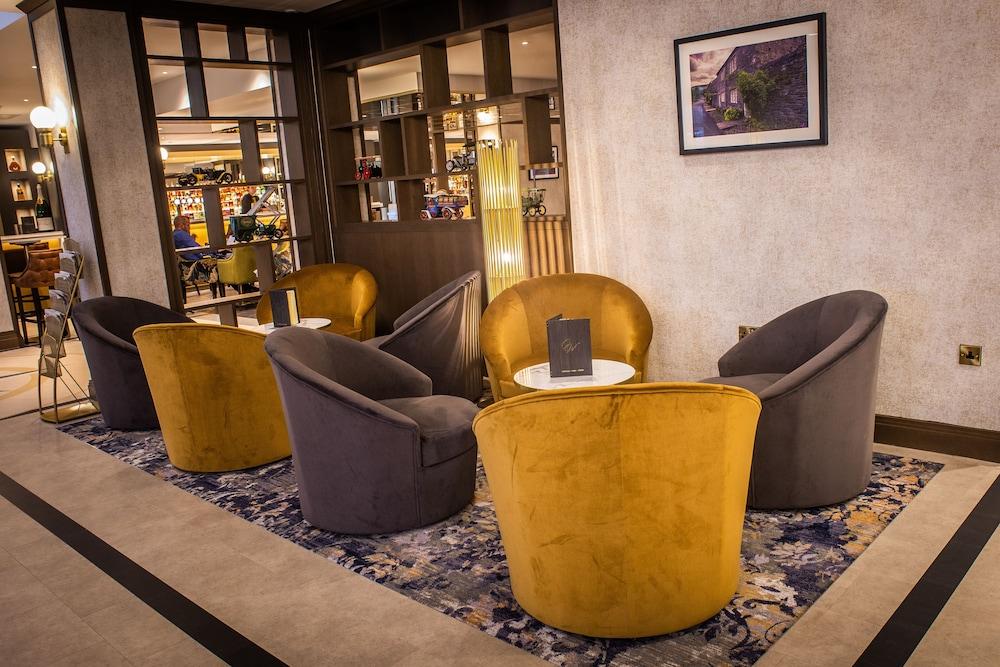 Crow Wood Hotel & Spa Resort - Lobby Sitting Area