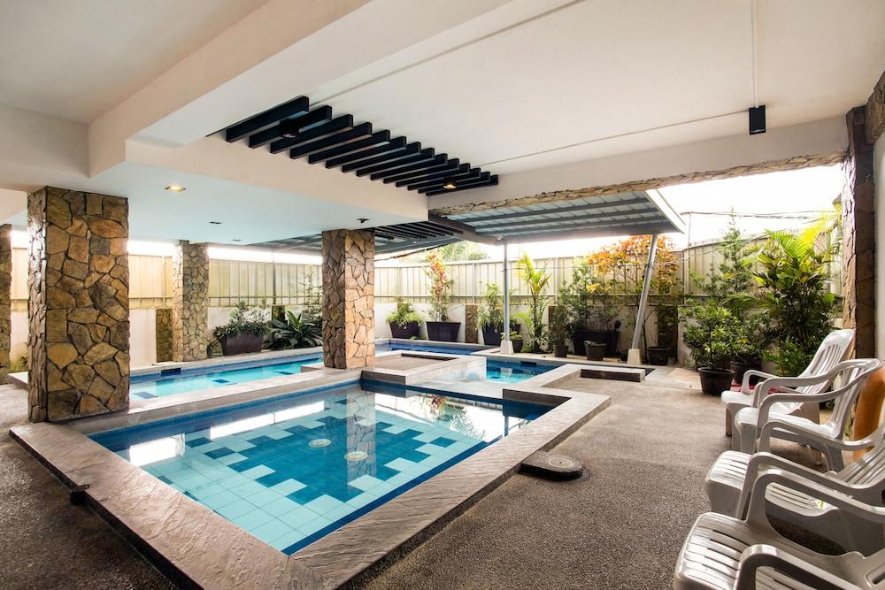 OYO 394 Tagaytay Haven Hotel - Mendez - Outdoor Pool