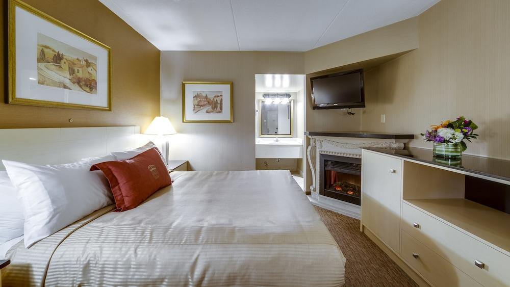 Monte Carlo Inn Toronto West Suites - Room
