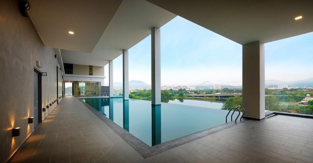 KIP Hotel Kuala Lumpur - Infinity Pool