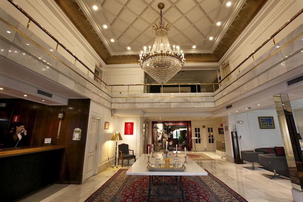 Hotel Lopez de Haro - Featured Image