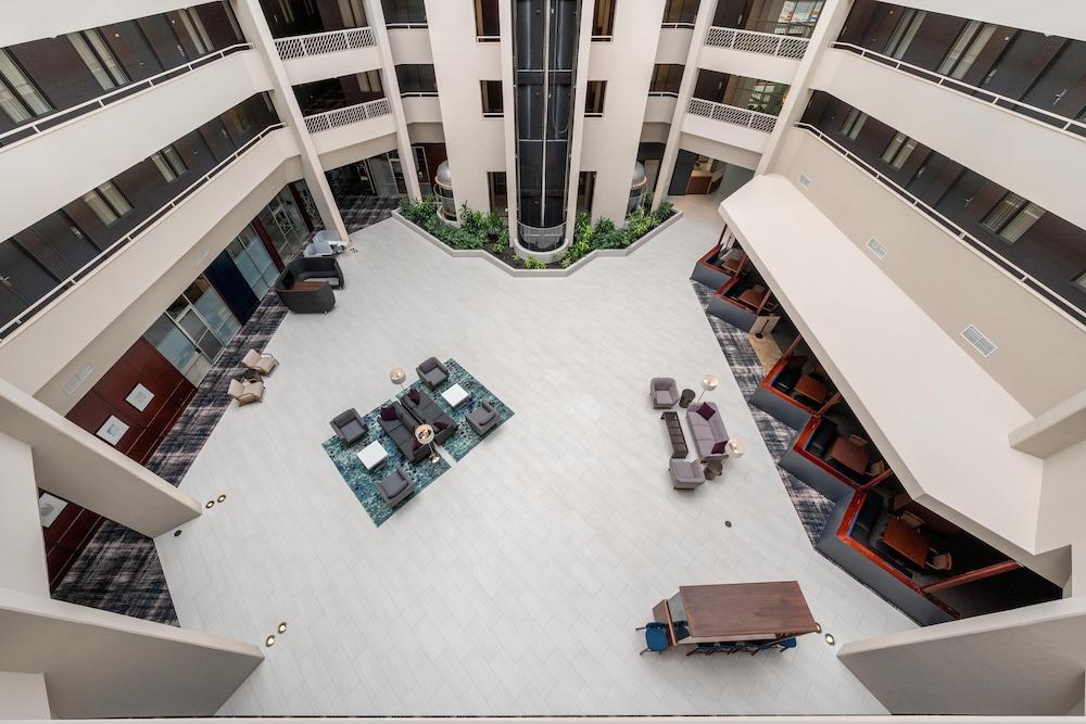 Crowne Plaza Suites Arlington, an IHG Hotel - Exterior