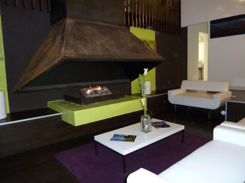 Hotel Appart'City Confort Grenoble Alpexpo - Lobby