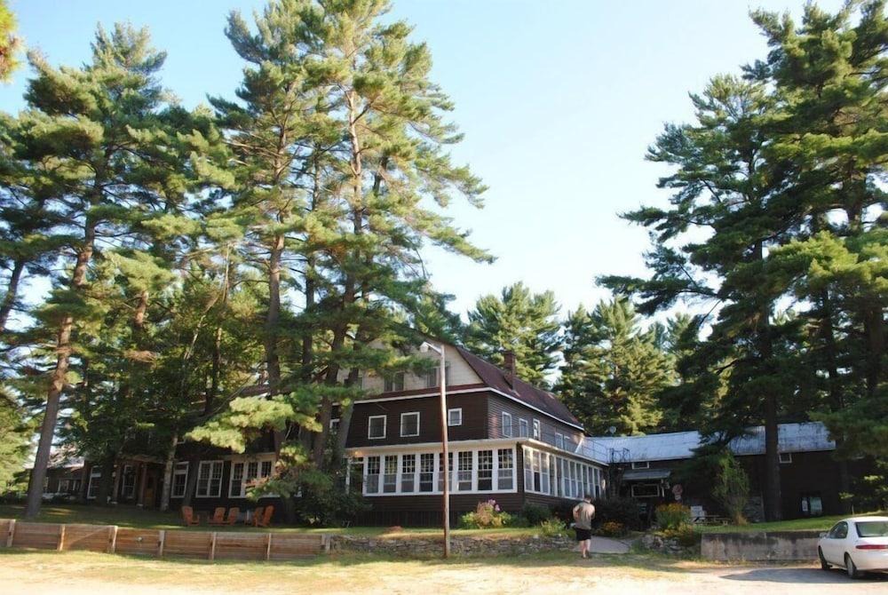Pine Lodge - Exterior detail