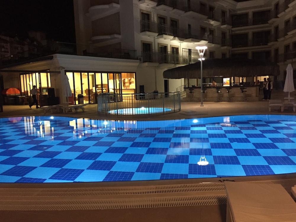 Paşa Garden Beach Hotel - Outdoor Pool