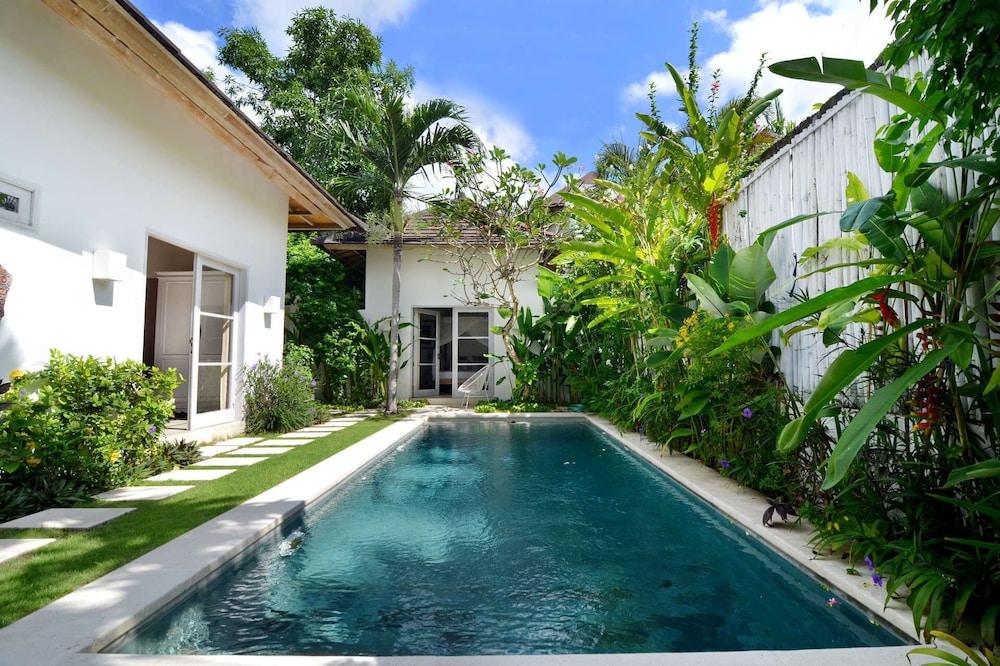 Bali Villa Near the Beach, 2070 - Featured Image