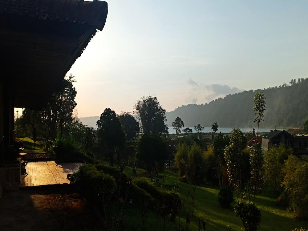 The Buyan Villas Resort - Featured Image